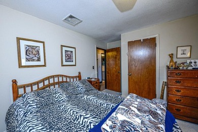 3 BEDROOM SPLIT LEVEL, UPDATED KITCHEN, LOTS OF STORAGE, AND - photo 16