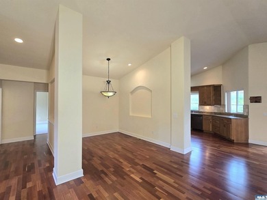 Contemporary single-level 3br, 2ba, plus office/den home in - photo 7