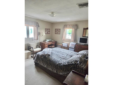 3 BEDROOM SPLIT LEVEL, UPDATED KITCHEN, LOTS OF STORAGE, AND - photo 22