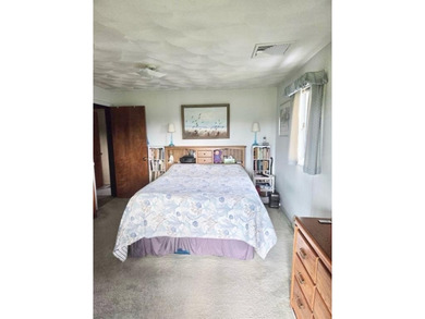 3 BEDROOM SPLIT LEVEL, UPDATED KITCHEN, LOTS OF STORAGE, AND - photo 25
