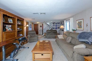 3 BEDROOM SPLIT LEVEL, UPDATED KITCHEN, LOTS OF STORAGE, AND - photo 27