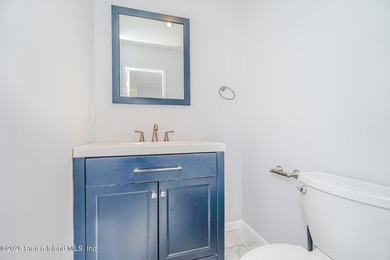 Welcome to The Oaks at Latourette, where comfort and convenience - photo 9