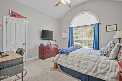 Freshly renovated and offering the rare combination of space - photo 16