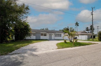 UNIQUE HOME ON THE WATER Rated Lift & NO BRIDGES!!! Direct Gulf - photo 4