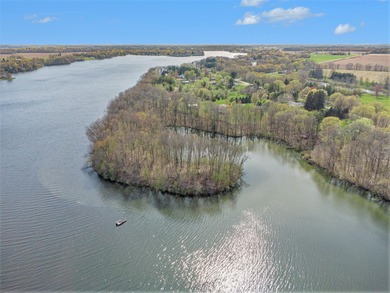 UNION LAKE: A unique property with over 940 feet of lake - photo 3