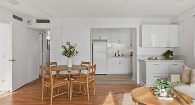 Welcome to your remodeled sanctuary in the sky, at Waikiki Park - photo 4