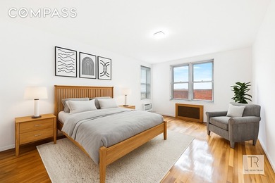 Welcome home to this sun-filled top-floor Junior four apartment - photo 4