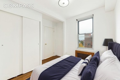 Welcome home to this sun-filled top-floor Junior four apartment - photo 5
