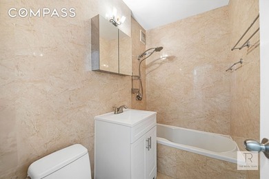 Welcome home to this sun-filled top-floor Junior four apartment - photo 6