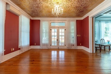 Historic Elegance Meets Modern Convenience in Waco,TX

Step