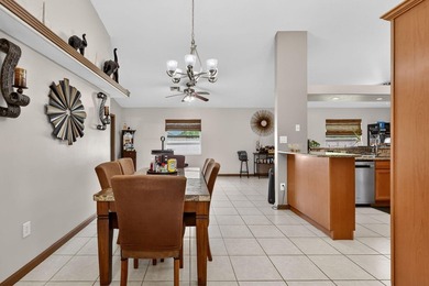 Welcome to this beautifully maintained home offering 3 bedrooms - photo 11