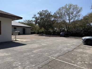 914 B has a total of 3702 sq ft. on the first floor and 356 on - photo 4