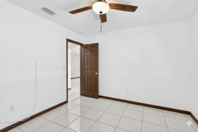 Welcome to this beautifully maintained home offering 3 bedrooms - photo 24