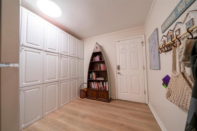 Welcome to this beautiful 3 bedroom/2 bath pool home locatated - photo 26