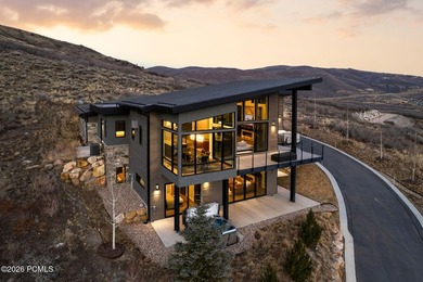 This stunning 4 bedroom home in SkyRidge offers breathtaking - photo 6