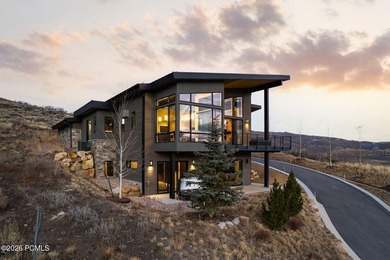 This stunning 4 bedroom home in SkyRidge offers breathtaking - photo 7