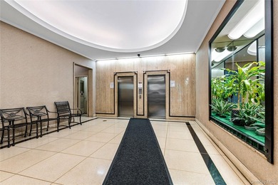 Welcome to 1020 Grand Concourse, a well-maintained mid-century - photo 5