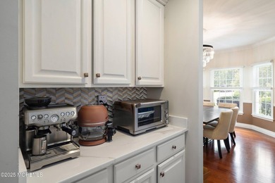 Don't miss this opportunity! Spacious layout, great natural - photo 10