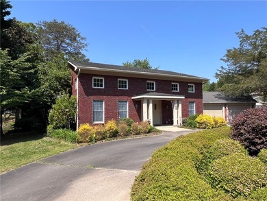 (private lake, pond, coastal) Home For Sale in Easley South Carolina