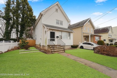 CHARMING FULLY DETACHED HOME IN PORT RICHMOND - VACANT & READY - photo 2