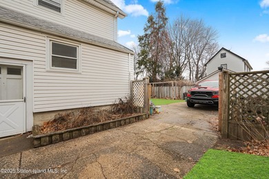 CHARMING FULLY DETACHED HOME IN PORT RICHMOND - VACANT & READY - photo 3