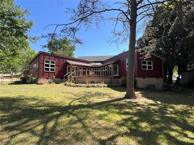 MAJOR PRICE IMPROVEMENT!! Welcome to this beautiful 3 bedroom/3 - photo 3