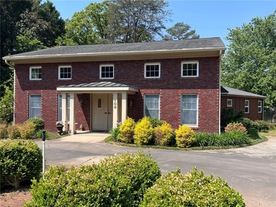 MAJOR PRICE IMPROVEMENT!! Welcome to this beautiful 3 bedroom/3 - photo 4