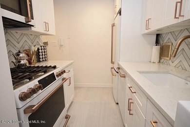 STUNNING THE FOUNTAINS-Clove road Modern sophistication and - photo 6