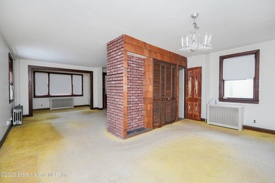 CHARMING FULLY DETACHED HOME IN PORT RICHMOND - VACANT & READY - photo 9