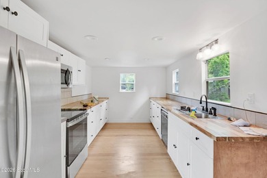 Charming 1-Bedroom Remodeled Trailer in St. Simons Mobile Home - photo 6