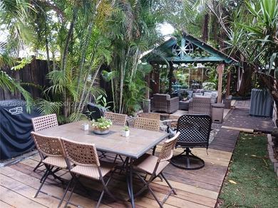 A fantastic, detached DUPLEX/MULTIFAMILY property available - photo 11