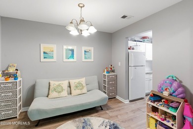Beautifully updated 1-bedroom condominium in the heart of Lake - photo 13