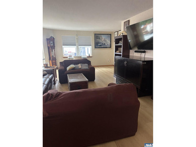 Welcome home to this 3 bedroom, 2 bath 1726 sq. ft. house - photo 14