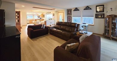 Welcome home to this 3 bedroom, 2 bath 1726 sq. ft. house - photo 16