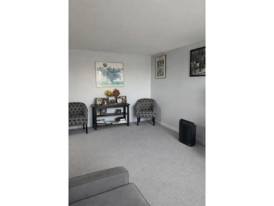 Back on Market. Welcome to this Bright And Spacious Two Bedroom - photo 8