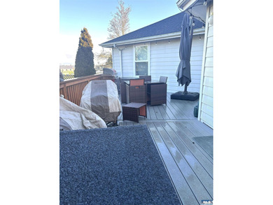 Welcome home to this 3 bedroom, 2 bath 1726 sq. ft. house - photo 30
