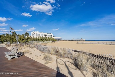 Beautifully updated 1-bedroom condominium in the heart of Lake - photo 33