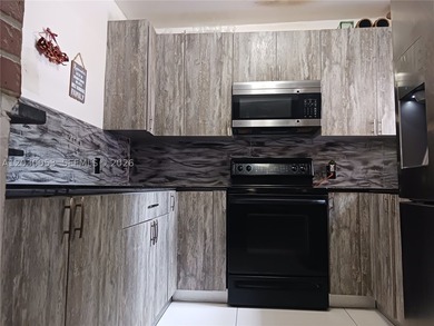 A fantastic, detached DUPLEX/MULTIFAMILY property available - photo 34