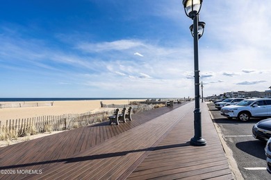 Beautifully updated 1-bedroom condominium in the heart of Lake - photo 34