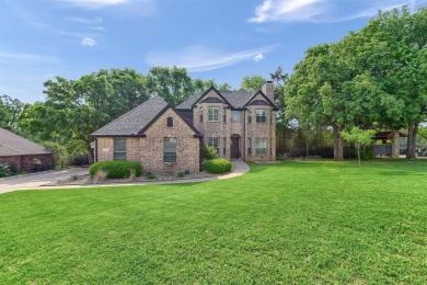 Lake Home For Sale in Pottsboro, Texas
