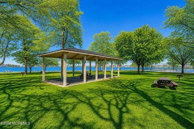 Beautifully updated 1-bedroom condominium in the heart of Lake - photo 44