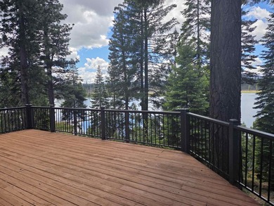 Discover the warmth and charm of this lakefront retreat in the - photo 6
