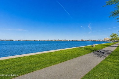 Beautifully updated 1-bedroom condominium in the heart of Lake - photo 48