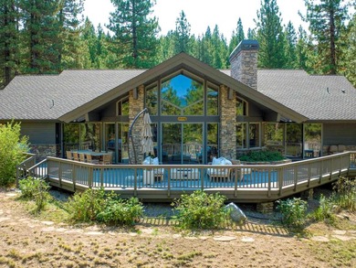 THIS 4 BEDROOM, SINGLE LEVEL impeccably maintained - photo 1