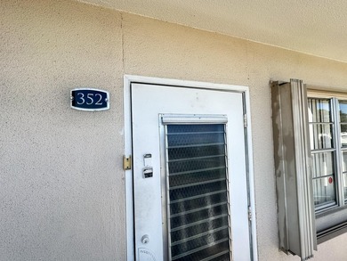 Welcome to this inviting condo in the desirable 55+ gated - photo 3