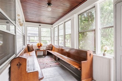 Very well maintained traditional colonial on beautifully treed - photo 5