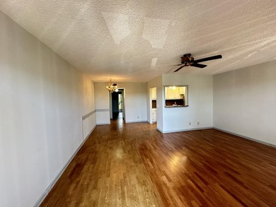 Welcome to this inviting condo in the desirable 55+ gated - photo 5