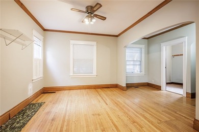Very well maintained traditional colonial on beautifully treed - photo 8