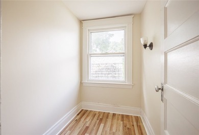 Very well maintained traditional colonial on beautifully treed - photo 9