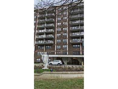 Welcome to this beautifully newly renovated and spacious ~1,000 - photo 2